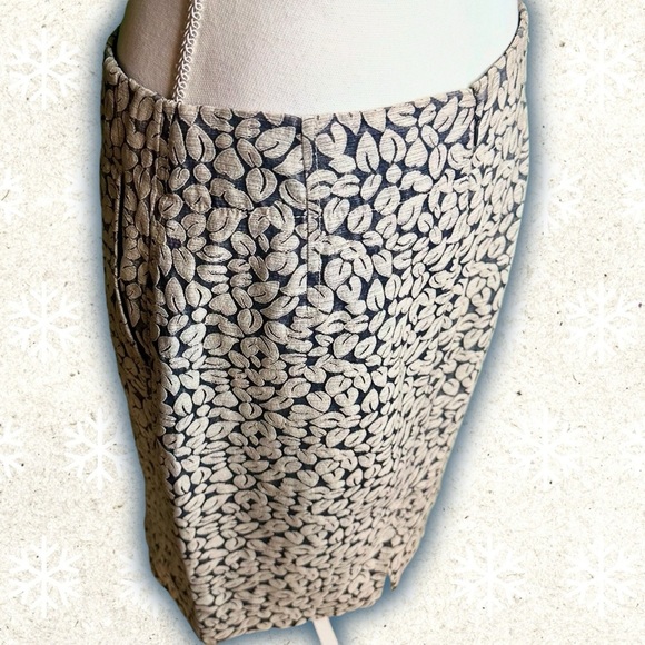J. Crew Vineyard Leaf Jacquard Pencil Skirt Size 6 - Picture 7 of 12